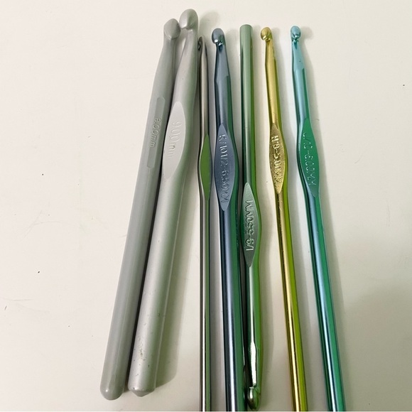 Mixed Lot of Crochet Hooks with Case - Picture 7 of 14